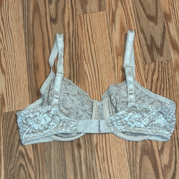 Vintage 70’s Oscar de la Renta Cream Lace Bra Full Coverage, 34C - Picture 3 of 9